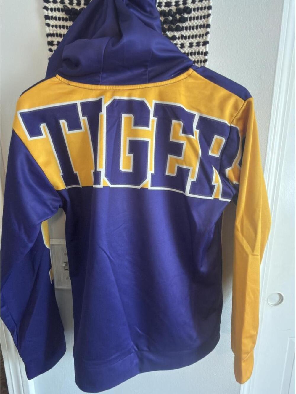 GEN2 Purple and Gold Tiger Print Hoodie Sweatshirt Medium - Picture 2 of 4